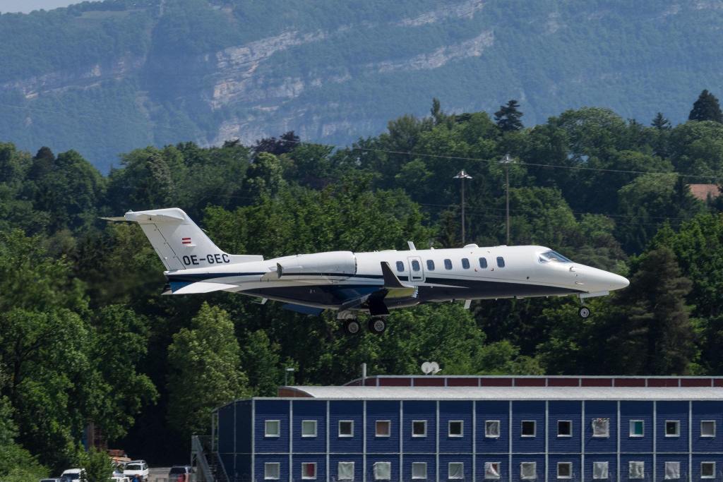 OE-GEC Bombardier LearJet 75 LJ75 > SPG Speedwings Executive Jet par Markus Eigenheer sous (CC BY-SA 2.0) https://www.flickr.com/photos/78631472@N03/19073651852/ https://creativecommons.org/licenses/by-sa/2.0/